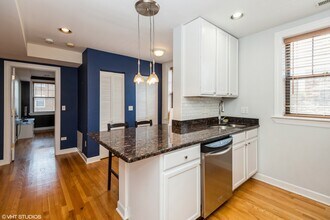 5228 N Campbell Ave, Unit 2A in Chicago, IL - Building Photo - Building Photo