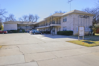 Jordan's Court Apartments in Denton, TX - Building Photo - Building Photo