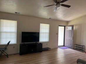 2084 Rock Lake Loop in Virginia Beach, VA - Building Photo - Building Photo