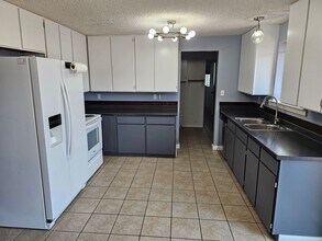 211 Aquarius Way in La Grande, OR - Building Photo - Building Photo