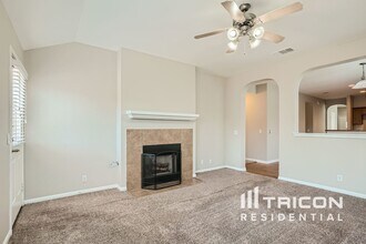 127 Pentire Way in Hutto, TX - Building Photo - Building Photo