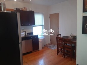 86 Fellsway W, Unit 3 in Somerville, MA - Building Photo - Building Photo