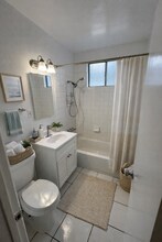 911 E 10th St, Unit 2 in Long Beach, CA - Building Photo - Building Photo