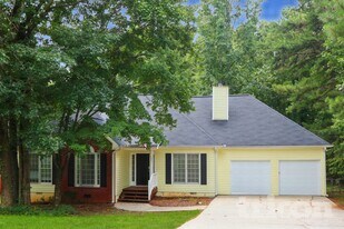 262 Maplelake Dr in Acworth, GA - Building Photo