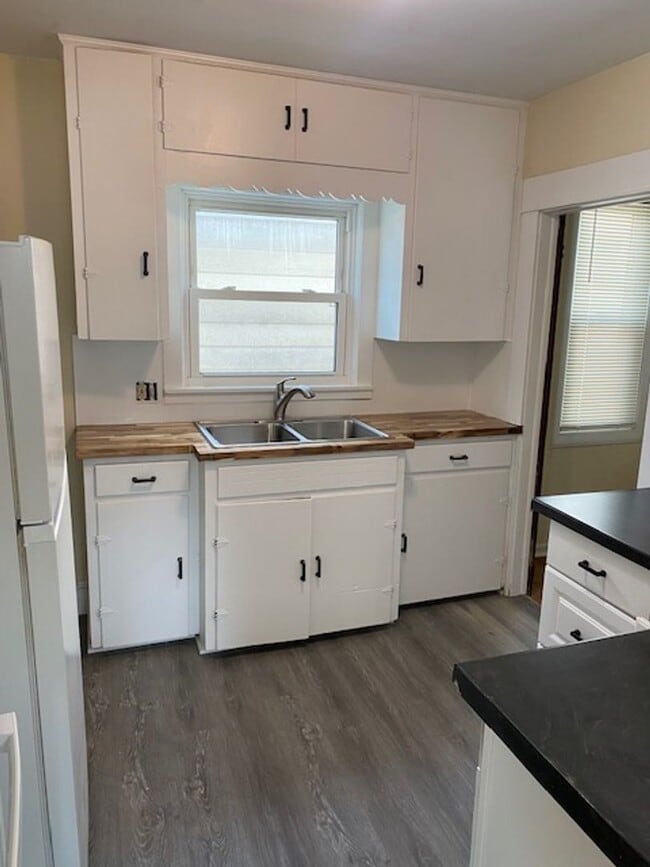 property at 2200 E Grand River Ave