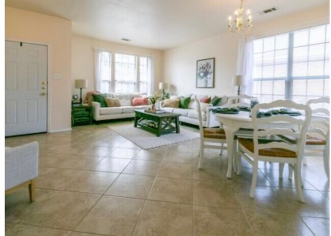 property at 2821 Hilcroft Ave