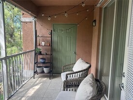6876 W Sample Rd in Coral Springs, FL - Building Photo