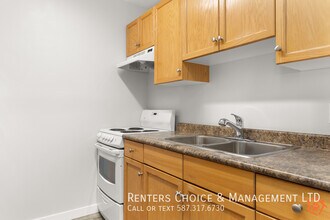 Second Floor Unit, Assigned Parking, Onsite Laundry, BONUS INCENTIVE in Medicine Hat, AB - Building Photo - Building Photo