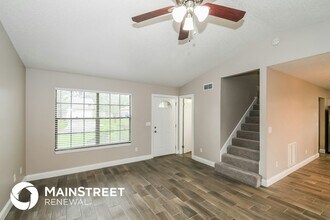 8117 Fort Lee Trail in Jacksonville, FL - Foto de edificio - Building Photo