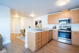 Cascade Ridge in Lebanon, OR - Foto de edificio - Building Photo