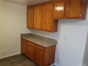 336 W Hillcrest Blvd-Unit -3 in Inglewood, CA - Building Photo - Building Photo