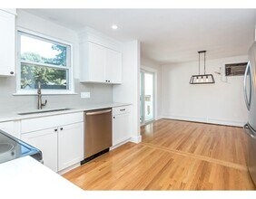 167 River St-Unit -167 in Waltham, MA - Building Photo - Building Photo