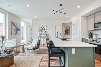 1301 Bainbridge St, Unit 2 Bedroom in Philadelphia, PA - Building Photo - Building Photo