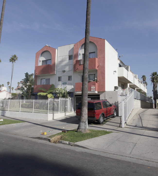 140 N Berendo St in Los Angeles, CA - Building Photo - Building Photo