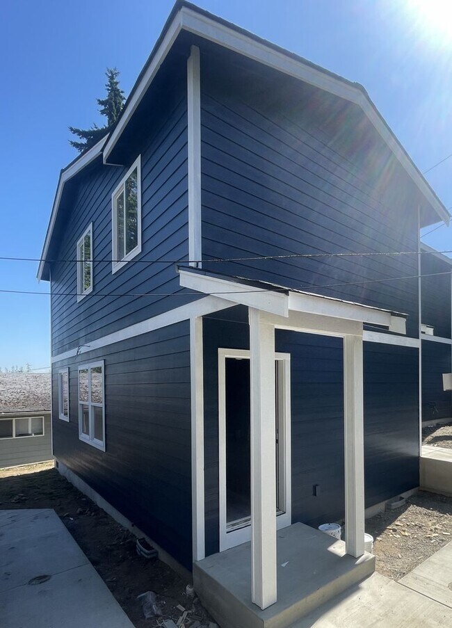 property at 922 Billy Frank Jr. St