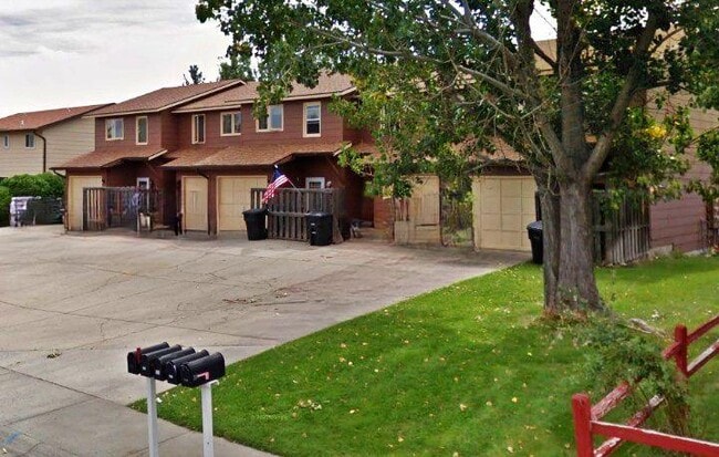 property at 332 Aristocrat Dr