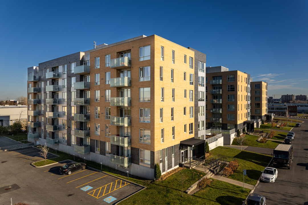 3197-3499 Jacques-Bureau Av in Laval, QC - Building Photo