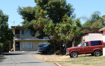 California Avenue Apartments in Vista, CA - Building Photo - Building Photo