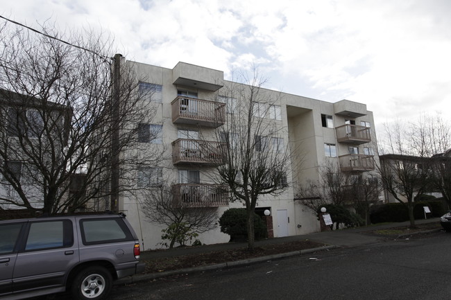 Masters Apartments in Seattle, WA - Building Photo - Building Photo