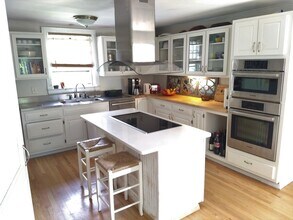 120 South St in Hightstown, NJ - Building Photo - Building Photo