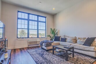 110 Market St in Saddle Brook, NJ - Building Photo - Building Photo