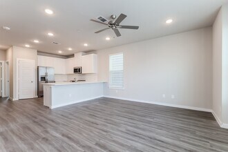 18412 Idyllic Aly in Shenandoah, TX - Building Photo - Building Photo