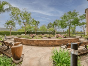 Hayward Village Senior Apartments in Hayward, CA - Foto de edificio - Building Photo