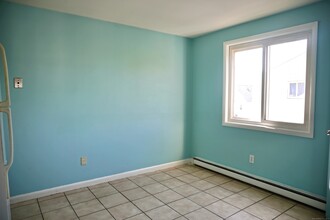 5 Duck St-Unit -#3 in Danbury, CT - Building Photo - Building Photo
