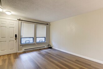 1101 SW Harrier Cir in Oak Harbor, WA - Building Photo - Building Photo