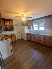 65 Hayes St, Unit First Floor Apartment in New Britain, CT - Building Photo - Building Photo