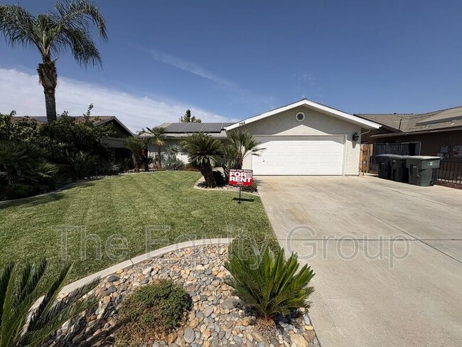 property at 744 W Buena Vista Ave
