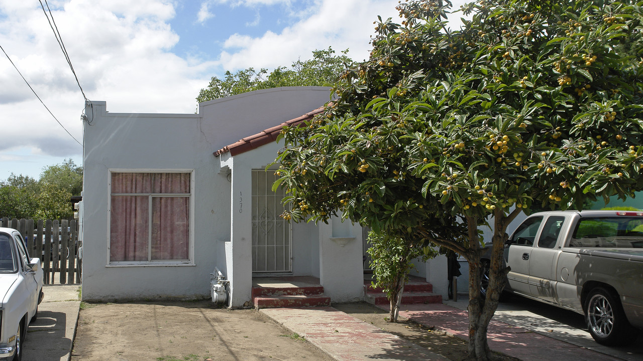 1366 Redwood St in Pittsburg, CA - Building Photo