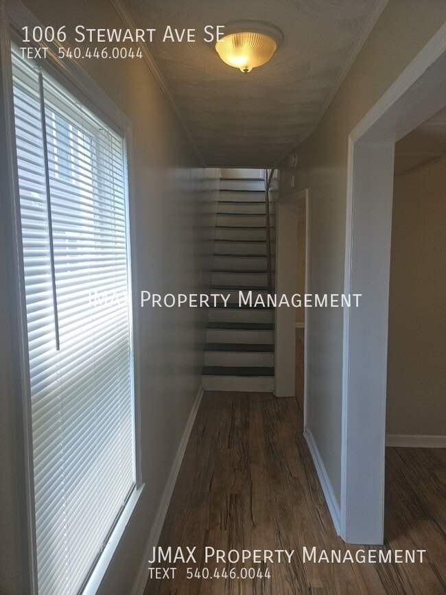 1006 Stewart Ave SE in Roanoke, VA - Building Photo - Building Photo