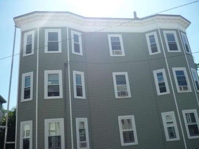 27 Buttonwood St, Unit 3