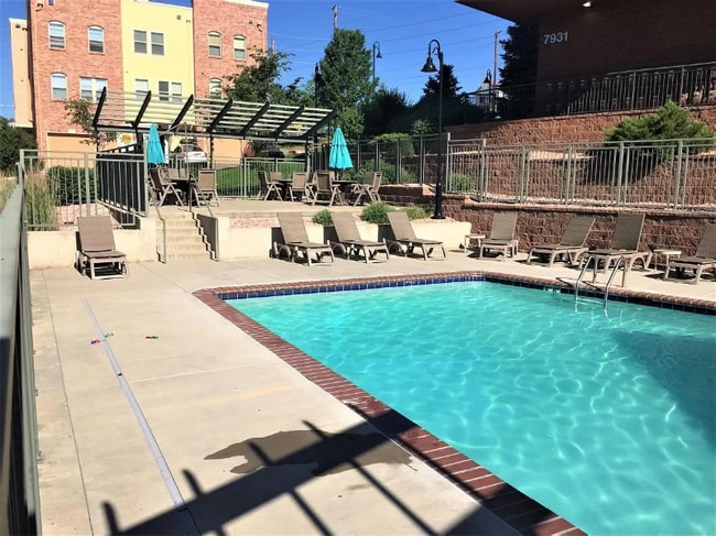 5425 Zephyr St, Unit 201 in Arvada, CO - Building Photo - Building Photo