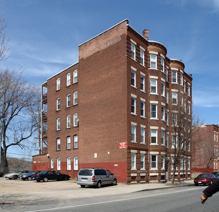 101 Beech St in Holyoke, MA - Building Photo