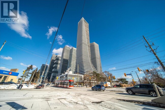 30 Shore Breeze Dr in Toronto, ON - Building Photo - Building Photo