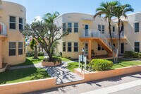 Oasis Surfside Condominiums in Hollywood, FL - Building Photo - Building Photo