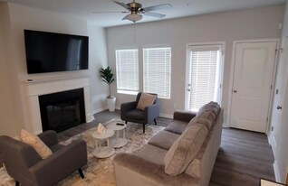 Room in Townhome on Shaffer Ct in Union City, GA - Building Photo