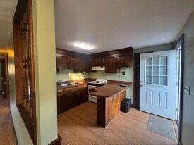 35 Maple St in Springfield, VT - Building Photo