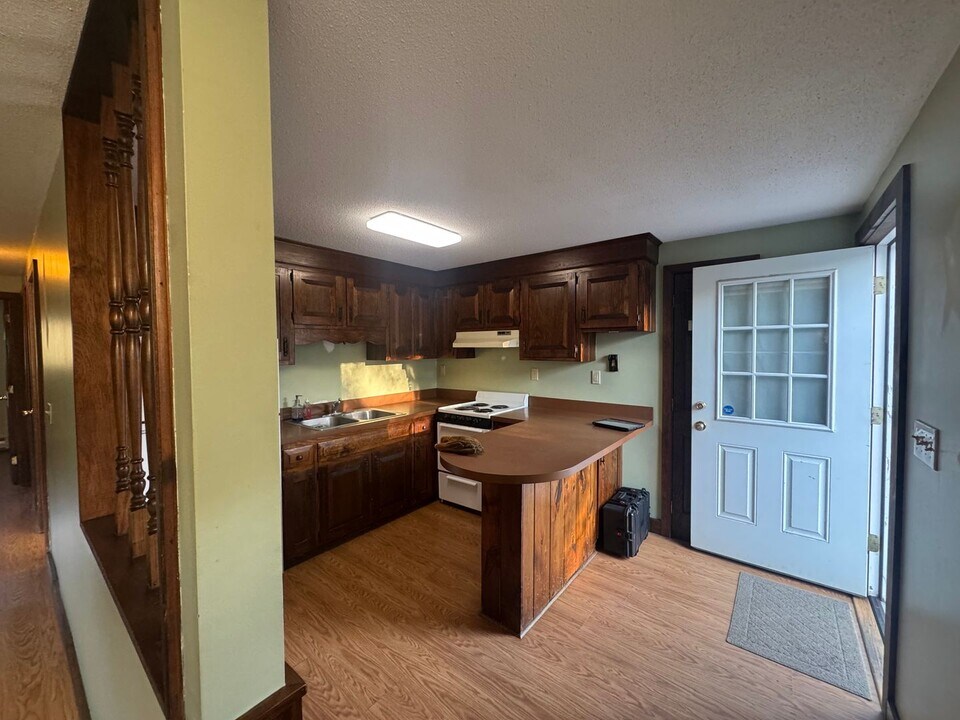 35 Maple St in Springfield, VT - Building Photo