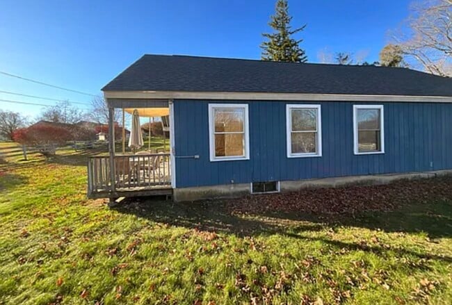 141 County Farm Cross Rd in Dover, NH - Building Photo - Building Photo