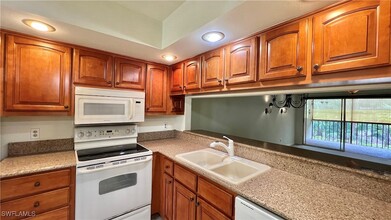 15126 Parkside Dr, Unit 104 in Ft. Myers, FL - Building Photo - Building Photo
