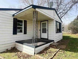 709 E 1st St, Unit 70108 in Burkburnett, TX - Building Photo