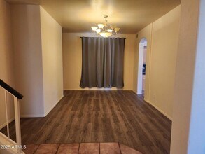 860 N Madrid Ln in Chandler, AZ - Foto de edificio - Building Photo
