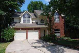4918 Maple Brook Ln in Houston, TX - Building Photo