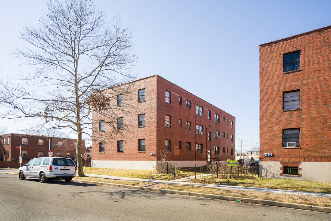 136 Kenilworth Ave NE in Washington, DC - Building Photo