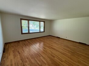 901 E Ardyce Ln in Mount Prospect, IL - Building Photo - Building Photo