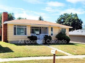 1217 Cumberland St in Colorado Springs, CO - Building Photo