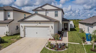 5265 Cricket Rd in Brooksville, FL - Building Photo